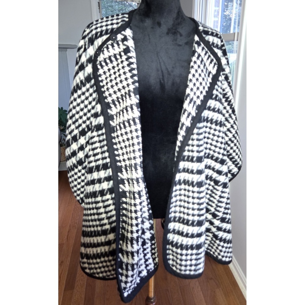 Talbots Houndstooth Oversized Brushed‎ Fabric Cape Poncho Black/Ivory S/M NWOT